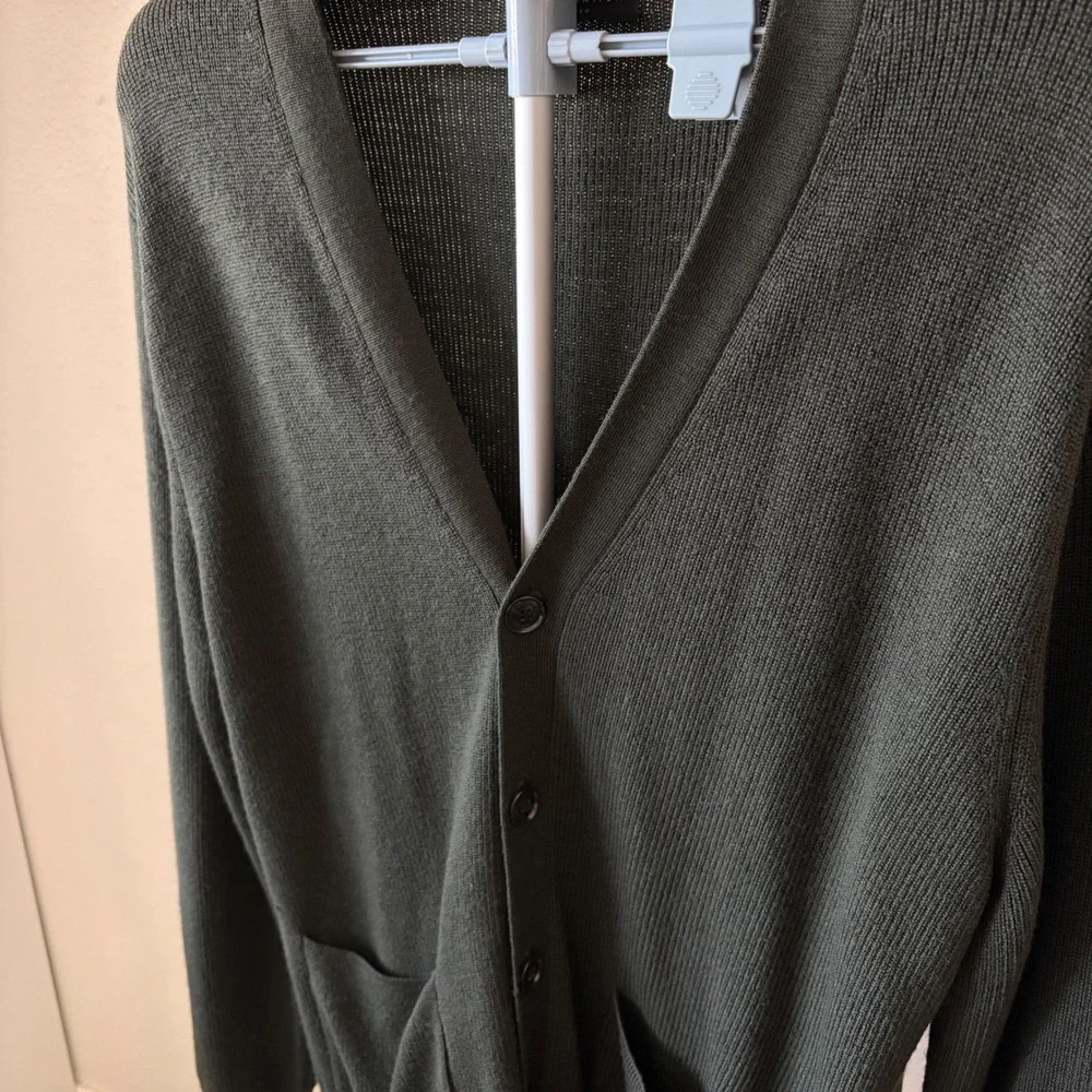 J. Crew Cardigan Mens Large Green 100% Merino Wool Destination V-Neck Sweater